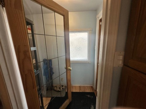 334 3 Avenue Ne, Calgary, AB - Indoor Photo Showing Other Room