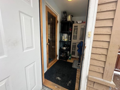 334 3 Avenue Ne, Calgary, AB - Indoor Photo Showing Other Room