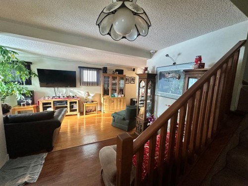 334 3 Avenue Ne, Calgary, AB - Indoor Photo Showing Other Room