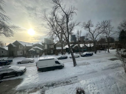 334 3 Avenue Ne, Calgary, AB - Outdoor