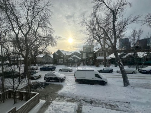 334 3 Avenue Ne, Calgary, AB - Outdoor