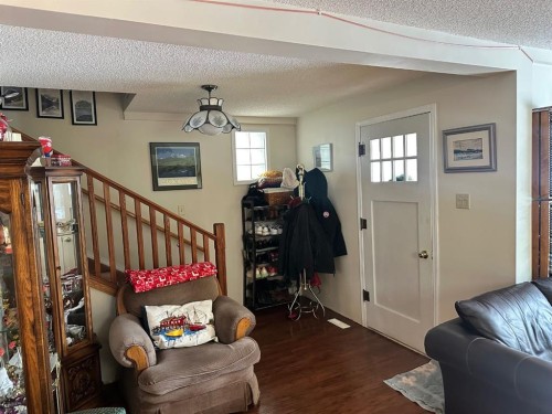 334 3 Avenue Ne, Calgary, AB - Indoor Photo Showing Other Room