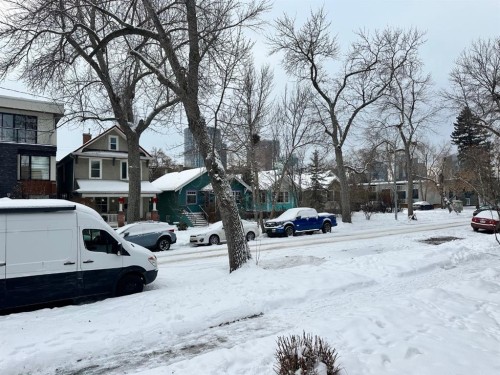 334 3 Avenue Ne, Calgary, AB - Outdoor