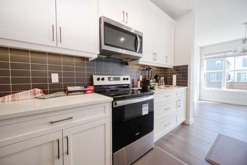 38 Setonstone Green Se, Calgary, AB - Indoor Photo Showing Kitchen