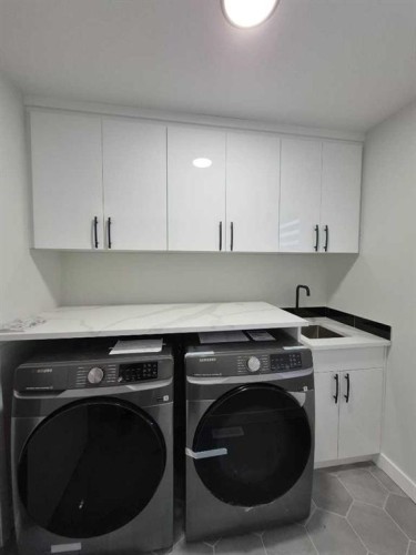 35 Viceroy Crescent, Olds, AB - Indoor Photo Showing Laundry Room