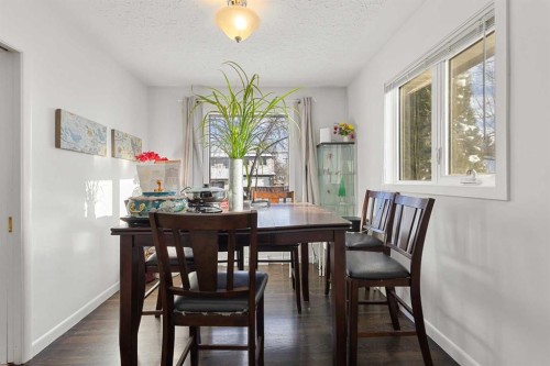2812 24 Street Nw, Calgary, AB - Indoor Photo Showing Dining Room