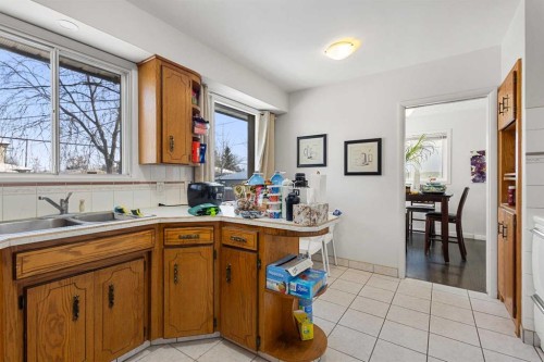 2812 24 Street Nw, Calgary, AB - Indoor Photo Showing Kitchen With Double Sink