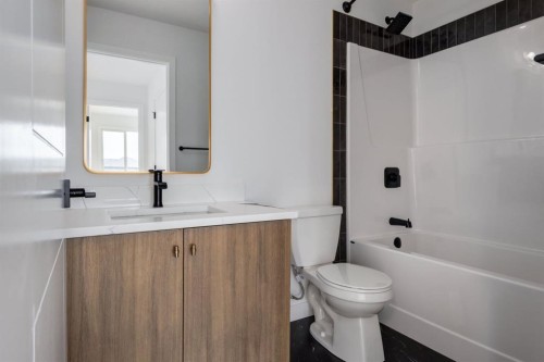 291 Sora Boulevard Se, Calgary, AB - Indoor Photo Showing Bathroom