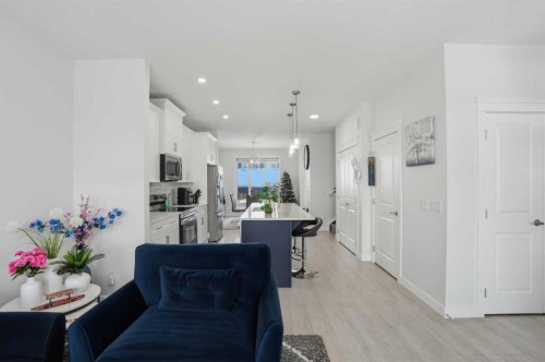 496 Reynolds Avenue Sw, Airdrie, AB - Indoor