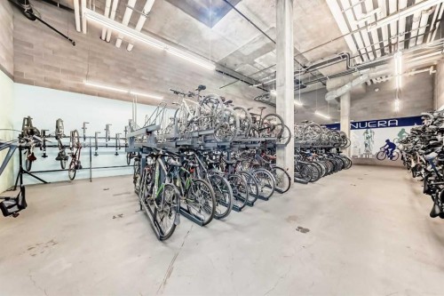 1601-1320 1 Street Se, Calgary, AB - Indoor Photo Showing Garage