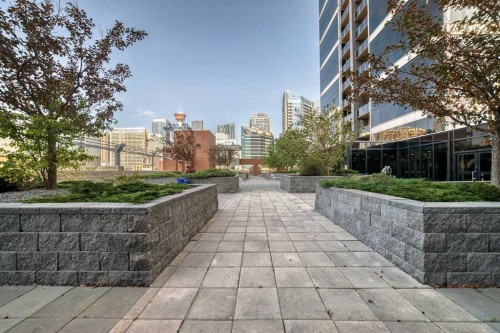 1601-1320 1 Street Se, Calgary, AB - Outdoor