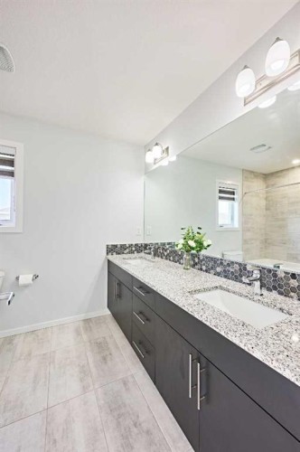 155 Carringham Road Nw, Calgary, AB - Indoor Photo Showing Bathroom