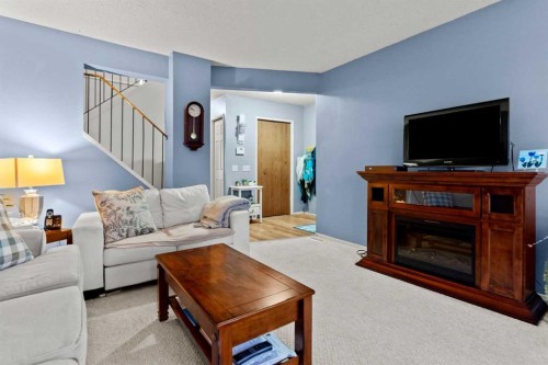 6 Castleglen Road Ne, Calgary, AB - Indoor Photo Showing Living Room