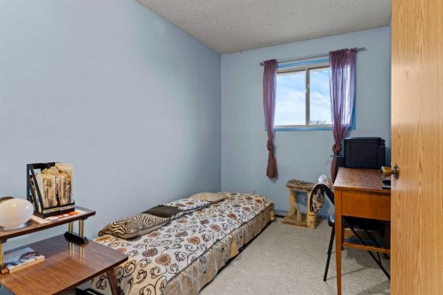 6 Castleglen Road Ne, Calgary, AB - Indoor Photo Showing Bedroom