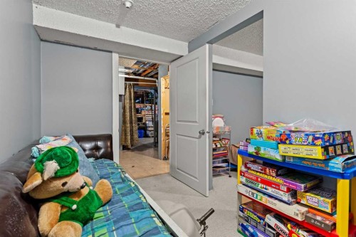 6 Castleglen Road Ne, Calgary, AB - Indoor Photo Showing Bedroom