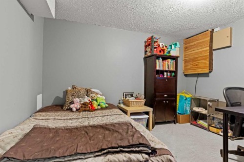 6 Castleglen Road Ne, Calgary, AB - Indoor Photo Showing Bedroom