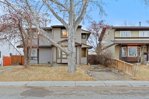 6 Castleglen Road Ne, Calgary, AB - Outdoor