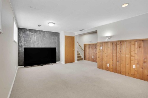 107 Silver Brook Drive Nw, Calgary, AB - Indoor Photo Showing Other Room