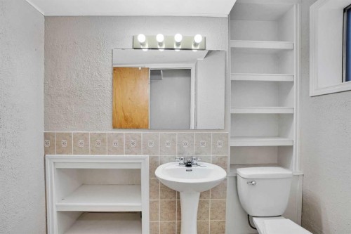 107 Silver Brook Drive Nw, Calgary, AB - Indoor