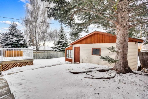 107 Silver Brook Drive Nw, Calgary, AB - Outdoor