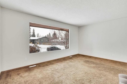 107 Silver Brook Drive Nw, Calgary, AB - Indoor Photo Showing Other Room