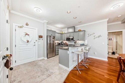 301-2320 Erlton Street Sw, Calgary, AB - Indoor Photo Showing Kitchen