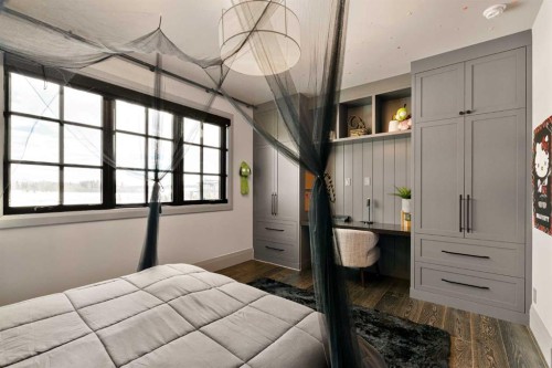 2 Silverhorn Park, Rural Rocky View County, AB - Indoor Photo Showing Bedroom