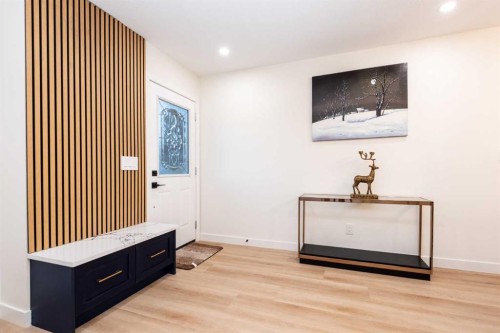 152 Southampton Drive Sw, Calgary, AB - Indoor Photo Showing Other Room