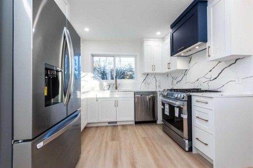152 Southampton Drive Sw, Calgary, AB - Indoor Photo Showing Kitchen