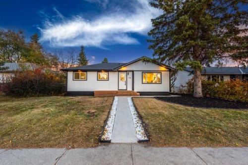 152 Southampton Drive Sw, Calgary, AB - Outdoor
