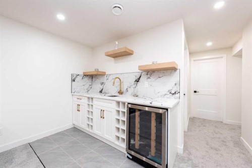 152 Southampton Drive Sw, Calgary, AB - Indoor Photo Showing Other Room