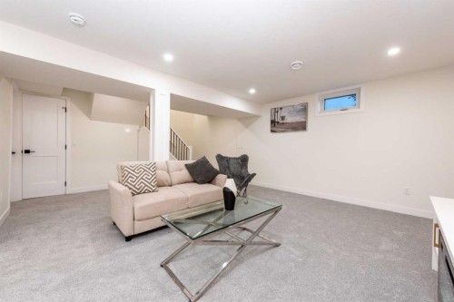 152 Southampton Drive Sw, Calgary, AB - Indoor Photo Showing Basement