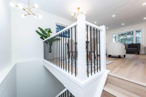 152 Southampton Drive Sw, Calgary, AB - Indoor Photo Showing Other Room