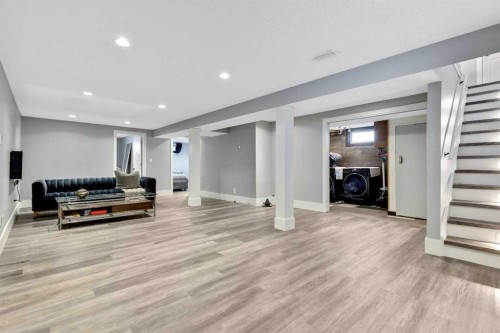 70 Fairview Crescent Se, Calgary, AB - Indoor Photo Showing Other Room