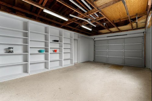 70 Fairview Crescent Se, Calgary, AB - Indoor Photo Showing Garage