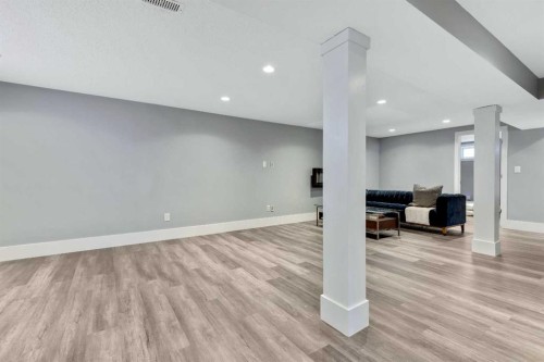 70 Fairview Crescent Se, Calgary, AB - Indoor Photo Showing Other Room