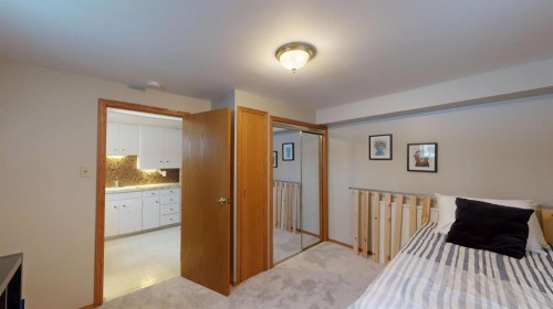 716 55 Avenue Sw, Calgary, AB - Indoor