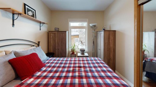 716 55 Avenue Sw, Calgary, AB - Indoor Photo Showing Bedroom