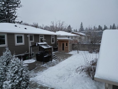 716 55 Avenue Sw, Calgary, AB - Outdoor