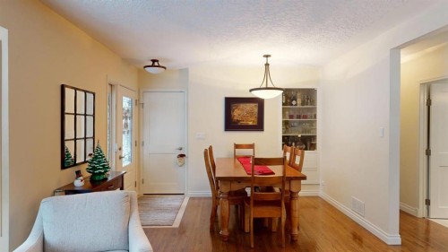 716 55 Avenue Sw, Calgary, AB - Indoor