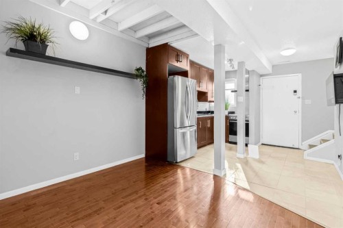 8-3726 Centre Street Ne, Calgary, AB - Indoor