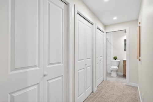 2002-1001 8 Street Nw, Airdrie, AB - Indoor Photo Showing Other Room