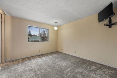 328 Norseman Road Nw, Calgary, AB - Indoor Photo Showing Other Room