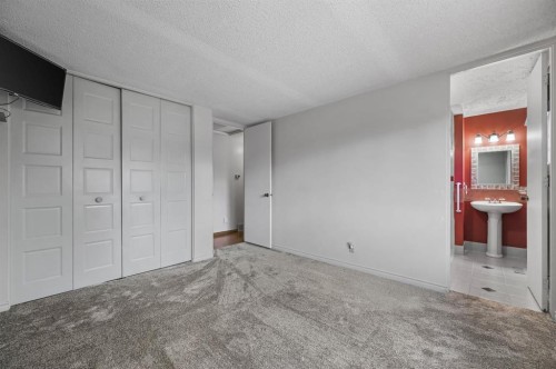 328 Norseman Road Nw, Calgary, AB - Indoor Photo Showing Other Room