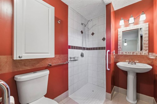 328 Norseman Road Nw, Calgary, AB - Indoor Photo Showing Bathroom