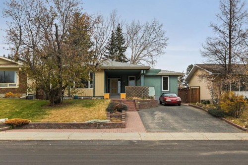 328 Norseman Road Nw, Calgary, AB - Outdoor With Facade