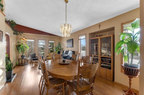 283058 Township Road 245A, Rural Rocky View County, AB - Indoor Photo Showing Dining Room