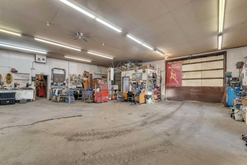 283058 Township Road 245A, Rural Rocky View County, AB - Indoor Photo Showing Garage