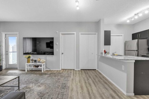 1613-4641 128 Avenue Ne, Calgary, AB - Indoor