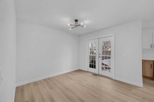 133 Erin Ridge Road Se, Calgary, AB - Indoor Photo Showing Other Room